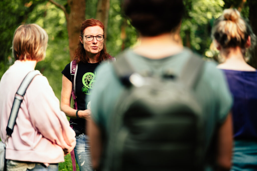Waldabde-Session mit Doreen im Waldpark - Volkspark Potsdam - Selfcare-Event für Frauen (c)seelenherzfotografie